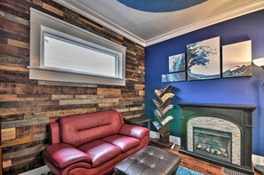 Interior - Artsy PNW Home w/ Hot Tub & Yard, Half Mi to River (Portland)