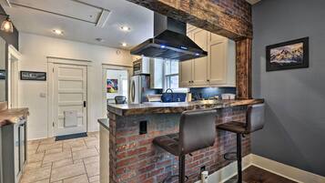 Microwave, oven, kompor, dan mesin pencuci piring