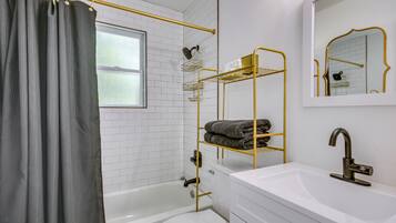 Rumah (2 Bedrooms) | Kamar mandi