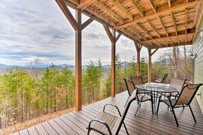 Unclassified image, 3 of 30, button - Hiawassee Home w/ Views < 1 Mi to Lake Chatuge (Hiawassee)