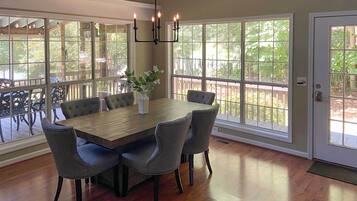 Cottage (4 Bedrooms) | Interior