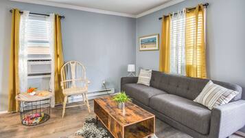 Cottage (2 Bedrooms) | Interior