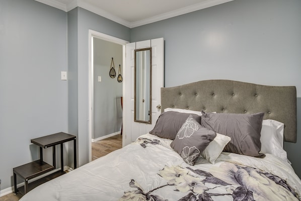 Cottage (2 Bedrooms) | Interior