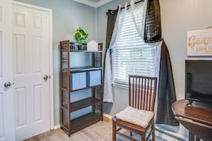 Cottage (2 Bedrooms) | Interior