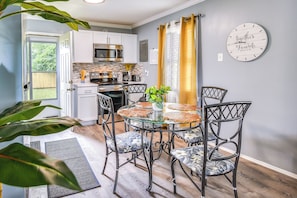 Cottage (2 Bedrooms) | Interior