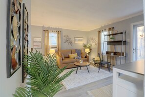 Interior - Hampton Vacation Rental: Central Location, Patio (Hampton)