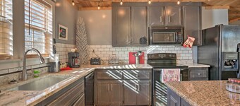 Charming Escape w/ Fire Pit in Summerville!