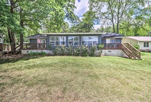 House (3 Bedrooms) | Front of property