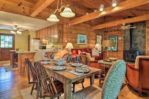 House (3 Bedrooms) | Interior