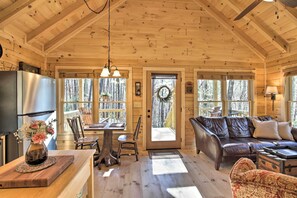 Interior - Couples Getaway Cabin by Hiking + Waterfalls! (Cherry Log)