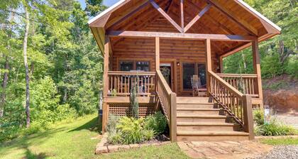 Cherry Log Couples Cabin Near Hiking & Waterfalls