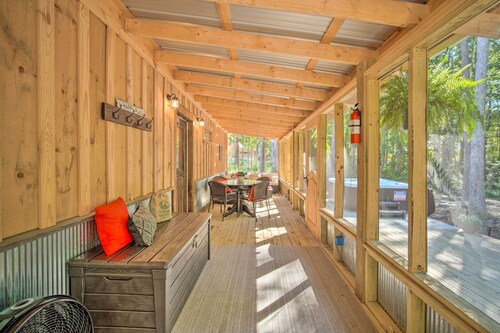 Stunning Cabin Getaway w/ Private Hot Tub!