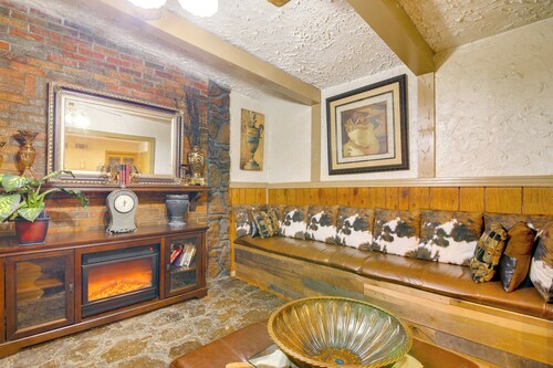 Cozy Corner in Memphis - 4 Miles to Graceland!