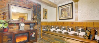 Cozy Corner in Memphis - 4 Miles to Graceland!