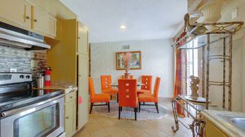 Rumah (4 Bedrooms) | Interior