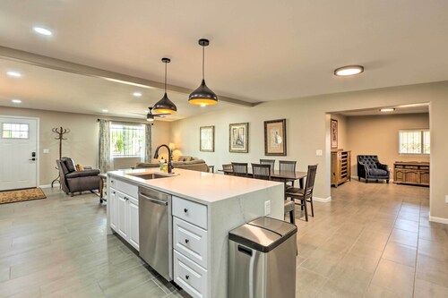Tucson Getaway w/ Private Pool & Gas Grill!