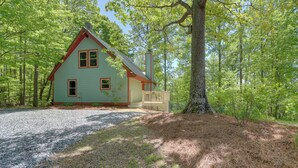 House (3 Bedrooms) | Interior - Blue Ridge Getaway w/ Hot Tub & Seasonal View! (Blue Ridge)