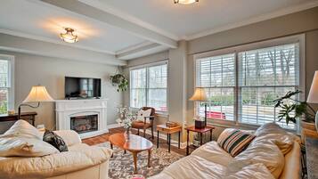 Cottage (2 Bedrooms) | Interior