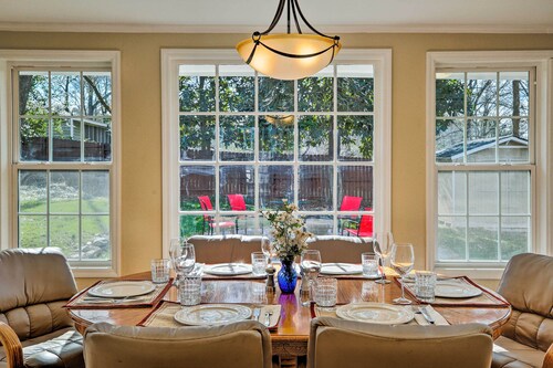 Cheery Cottage w/ Yard < 1 Mile to Marietta Square