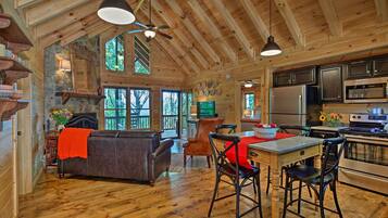 House (2 Bedrooms) | Interior