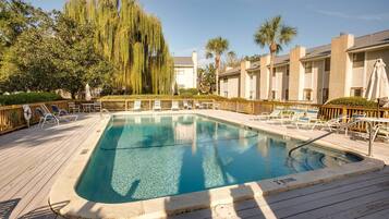 Apartment (3 Bedrooms) | Front of property