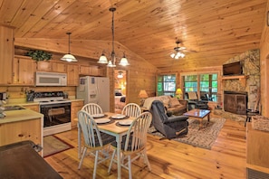 House (2 Bedrooms) | Interior - 'pinot & Pine' Chic Log Cabin ~ 5 Mi to Blue Ridge (Blue Ridge)