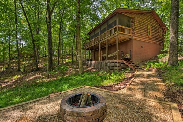 House (2 Bedrooms) | Front of property - 'pinot & Pine' Chic Log Cabin ~ 5 Mi to Blue Ridge (Blue Ridge)
