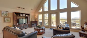 萊克蒙特度假屋：遊戲室、熱水浴缸和山景！