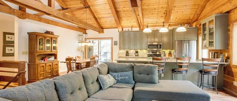 House (3 Bedrooms) | Living area | Flat-screen TV, fireplace