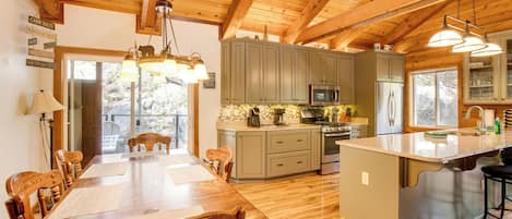 House (3 Bedrooms) | Interior