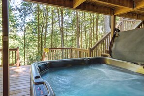 House (2 Bedrooms) | Interior - Luxe Fightingtown Creek Cabin: 2 King Suites & Spa (Epworth)