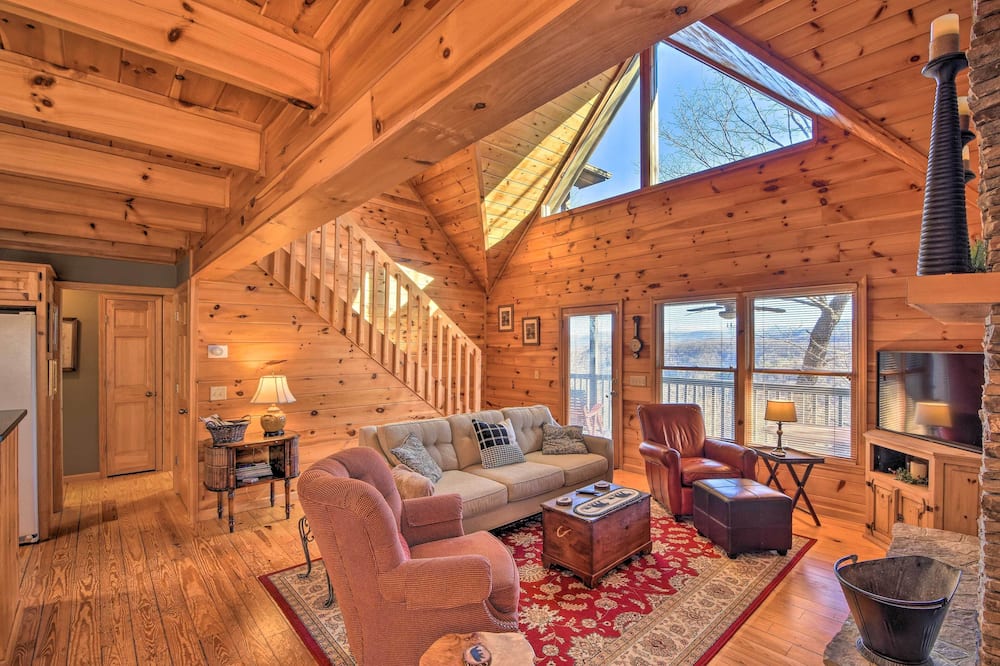 Cozy Mountain Cabin - Panoramic Mountain Views - Canal Lake, GA