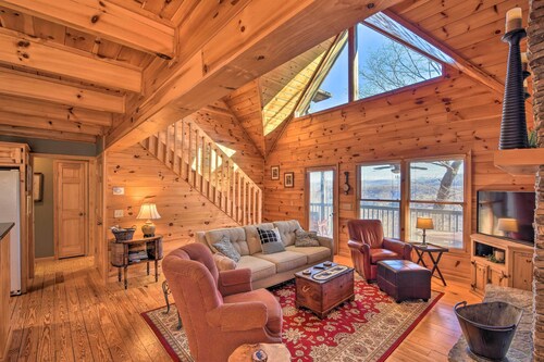 Cozy Mountain Cabin - Panoramic Mountain Views