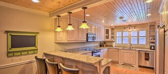 Serving Southern Charm at This Clarkesville House!