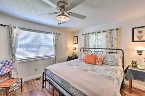 3 bedrooms, laptop workspace, iron/ironing board, bed sheets