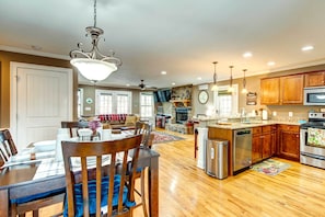 House (4 Bedrooms) | Interior