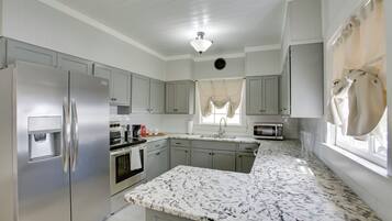 Cottage (2 Bedrooms) | Interior