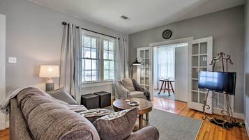 Cottage (2 Bedrooms) | Interior