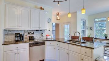 Rumah (4 Bedrooms) | Interior