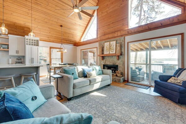 House (2 Bedrooms) | Interior - Quiet Lakefront Eatonton House w/ Boat Dock! (Eatonton)