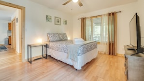 شقة (4 Bedrooms) | المنشأة من الداخل