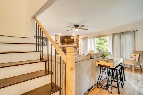 Spacious Rustic Helen Abode ~ 1/2 Mi From Tubing!