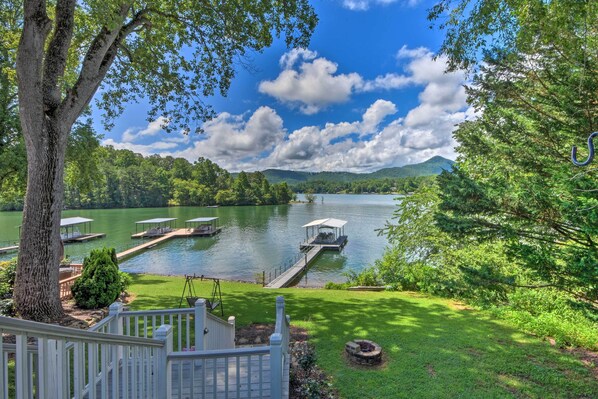 House (2 Bedrooms) | Interior - Lakefront Hiawassee Home w/ Boat Dock & Hot Tub! (Hiawassee)