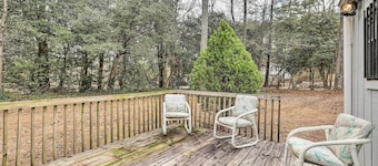 Family Home Near Panola Mountain State Park!