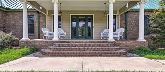 Spacious Elko Home - 6 Mi to Georgia Fairgrounds!