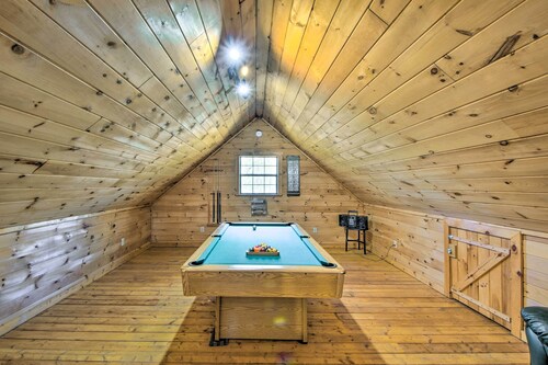 Creekside Cabin in the Blue Ridge Mountains!