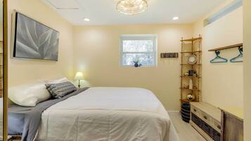 Apartment (0 Bedroom) | Interior