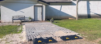 Fayetteville Guest House: Walk to Nature Preserve!