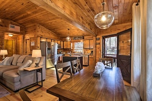 House (2 Bedrooms) | Interior