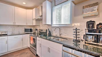 House (4 Bedrooms) | Bahagian dalam